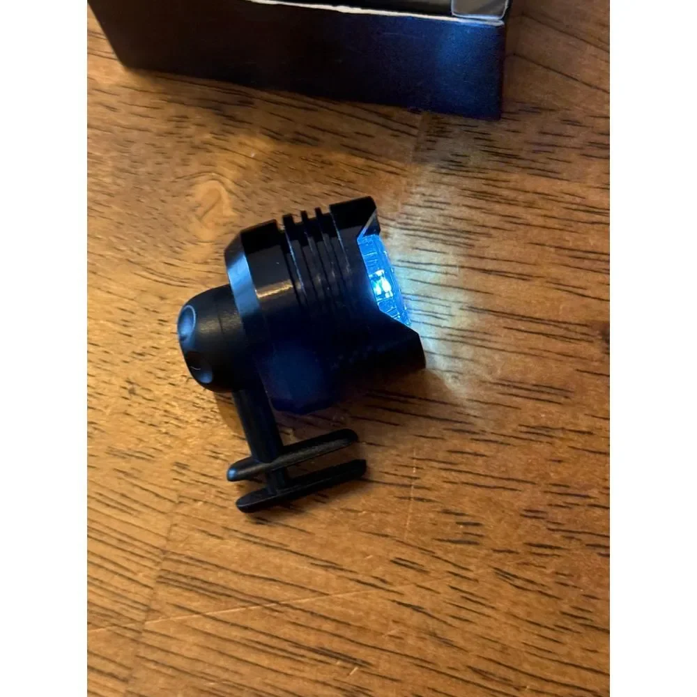 NIB Shoe charm light w/multiple light‎ settings flashes or still